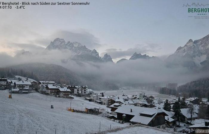 Snowfall in the Dolomites, announcement of winter