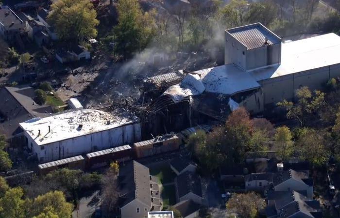 2 dead and others hurt after explosion at a business in Louisville, Kentucky, neighborhood