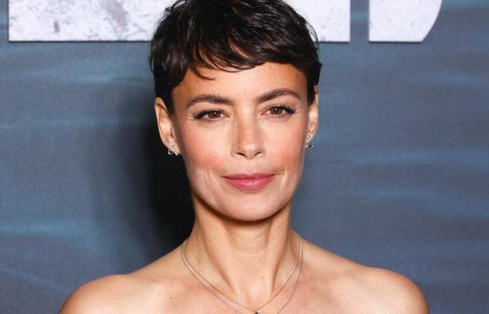 in tears, Bérénice Bejo talks about her naturalization