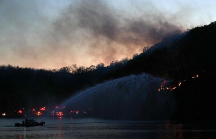 New York region, in the grip of severe drought, battles a series of fires