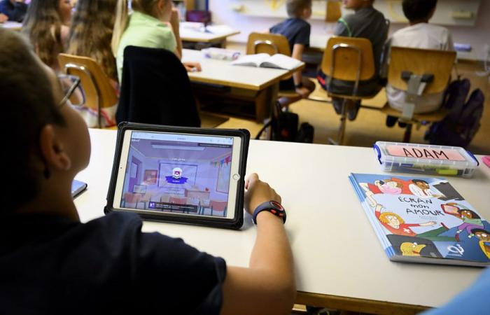 Geneva: petition for the right to digital integrity at school