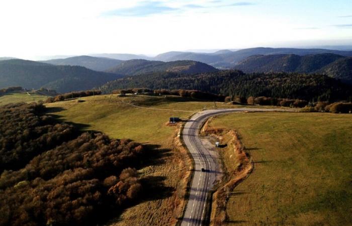 Haut-Rhin. The Route descrestes permanently closed for the winter on November 15