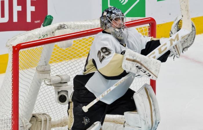 “There’s a big hole in the wall, Fleury has lost his stick…”