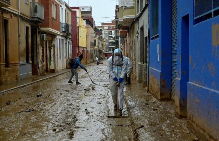 Floods in Spain: the Valencia coastline on red alert