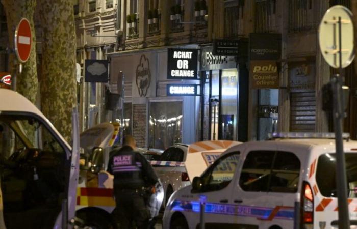 Rhone. Attempted robbery in Lyon in a gold buying shop, the district closed for a while