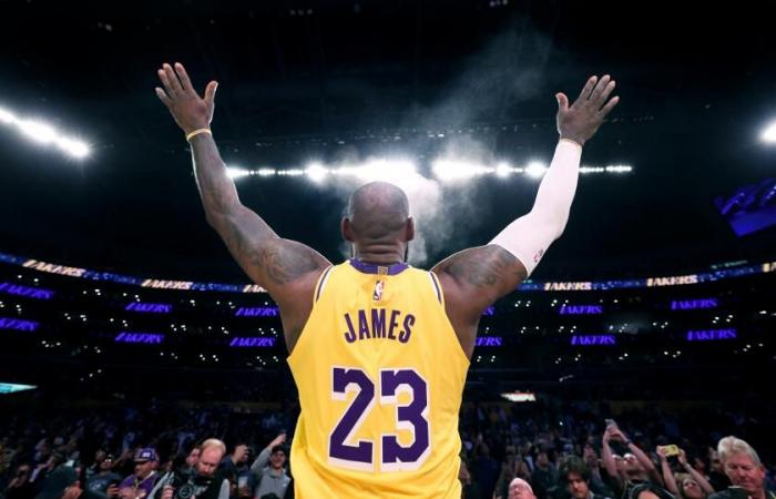 Another LeBron James triple-double leads Lakers to third win in a row