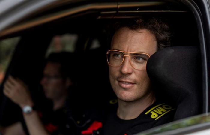 Thierry Neuville presents an Art Helmet for the Rally of Japan