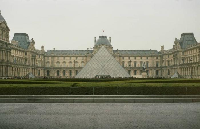 From November 15 to 17, the Carrousel du Louvre hosts an event dedicated to luxury second-hand goods