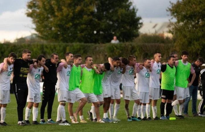 French Cup. Despite the late ticket package, already 1000 places sold for Little Thumb