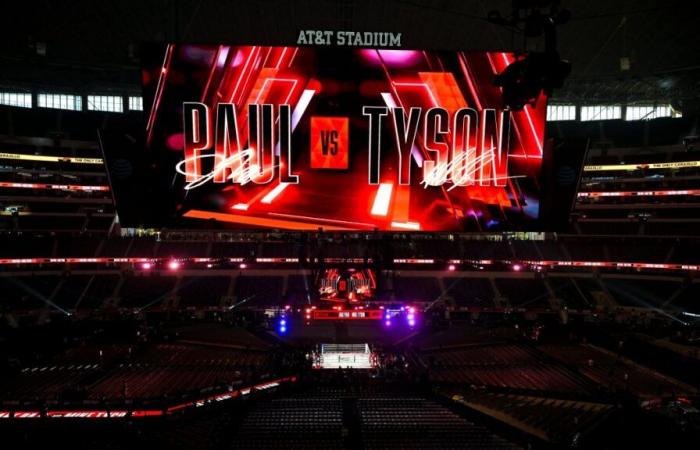 What time is the Tyson-Paul fight? How many fights are before it – NBC Chicago