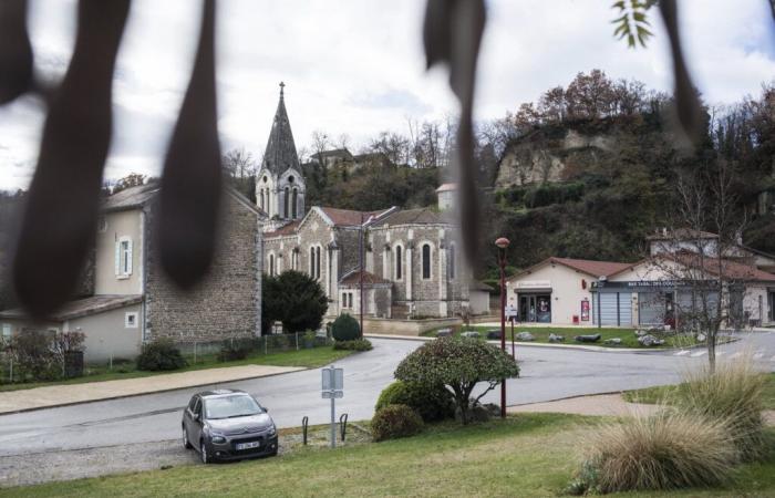 “The fascists deprived us of our mourning”: one year after the death of Thomas, how the inhabitants of Crépol and Romans seek to rebuild