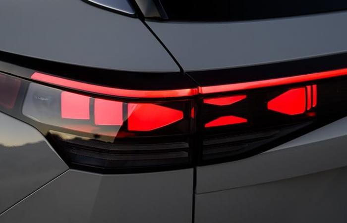 Updated VW Tiguan for the US revealed a taillight…