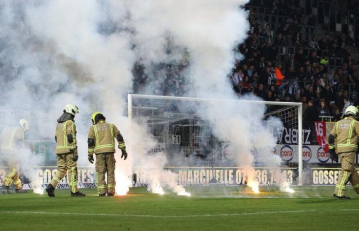 The supporter who stopped the match against Mechelen ordered to pay 65,000 euros to Sporting de Charleroi