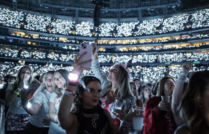 Taylor Swift sets Toronto’s Rogers Center on fire for her first concert | Taylor Swift in Canada