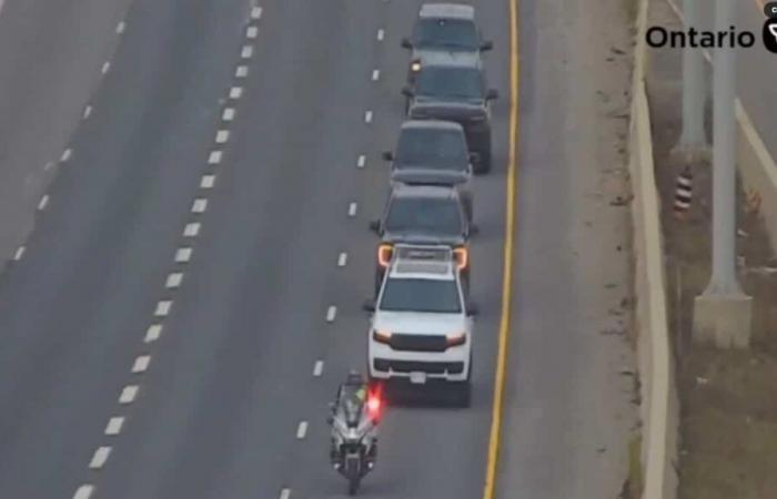 ON VIDEO | A large police convoy accompanies Taylor Swift in Toronto