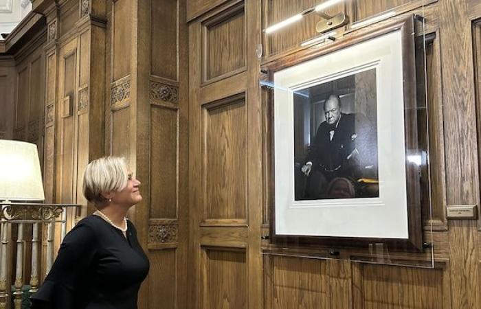 Stolen Churchill portrait on display again benefits from enhanced security