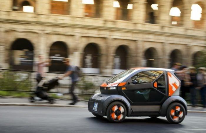 at the wheel of the direct competitor of the Citroën Ami!