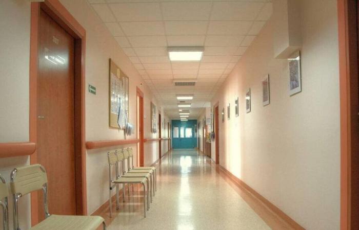 Guadeloupe. Woman found dead with patient sleeping on top of her at health center