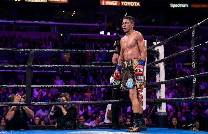 Mario Barrios and Abel Ramos exchange knockdowns, fight to thrilling draw