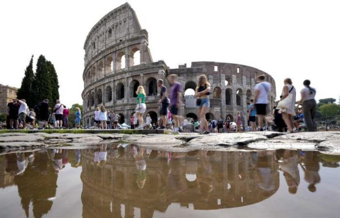 Rome Colosseum to have staged gladiators in Airbnb deal