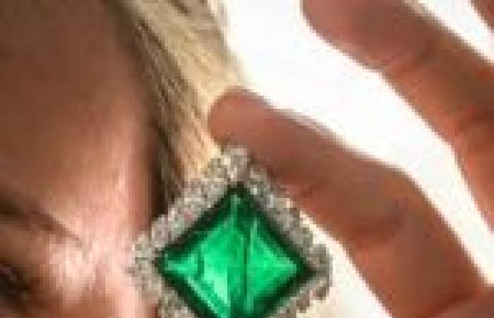 The emerald of all excess: world record for a jewel worthy of legend