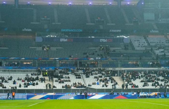 a massive boycott and an empty stadium