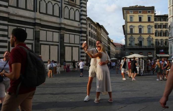 Florence bans key boxes, symbol of overtourism