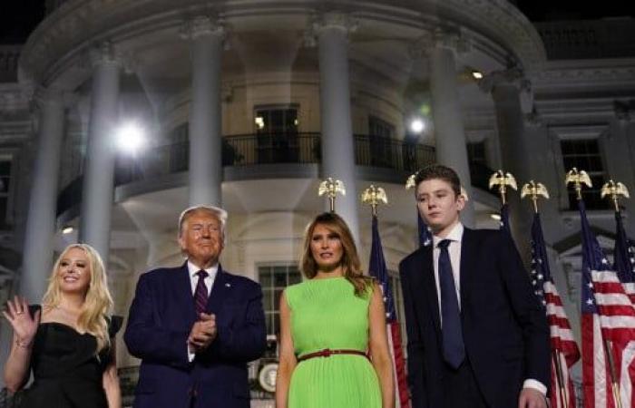 Donald Trump: His son Barron, measuring 2.06 meters, installed in a penthouse of 2800 square meters and closely watched by his mother