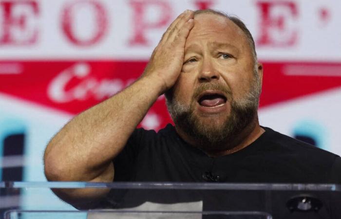 In the United States, the satirical media The Onion buys the far-right site Infowars to prevent it from causing harm – Libération