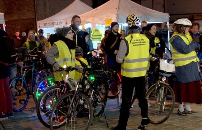 The Bourges Bike Night will crisscross the streets and marshes of Bourges this Friday evening