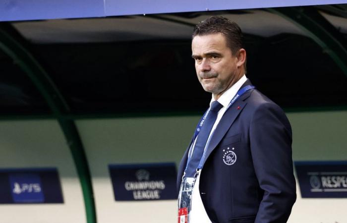 Overmars officially returns to work at Royal Antwerp, suspension ends