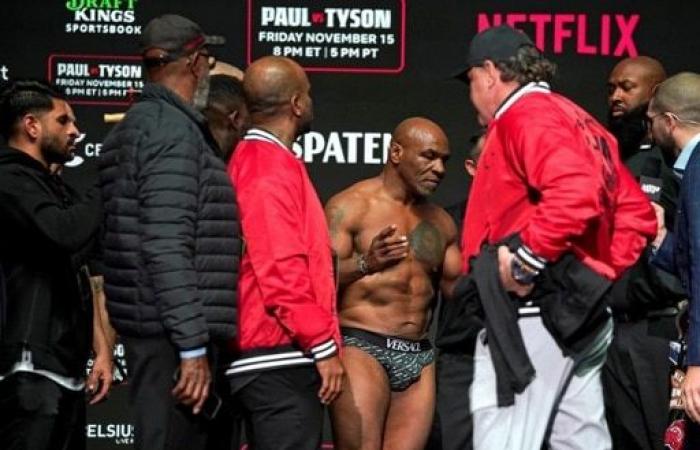 Mike Tyson slaps Jake Paul during their final face-to-face before entering the ring: “He’s an angry little leprechaun”