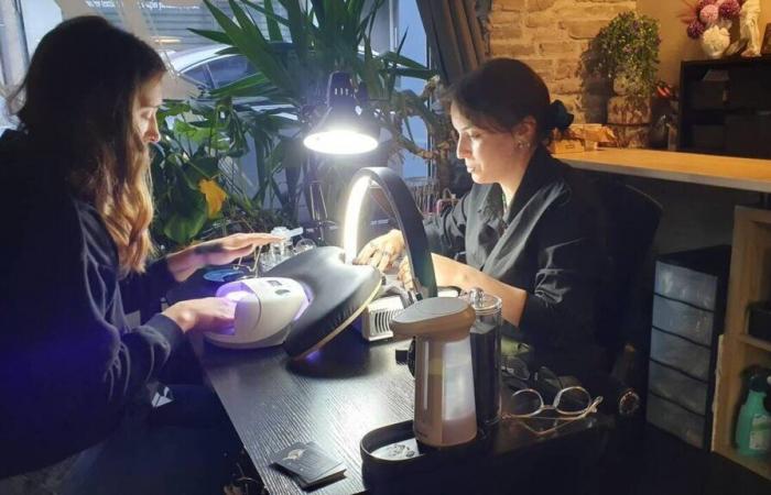 Mélodie Hautier, nail technician, opens Myuu nails in Mayenne