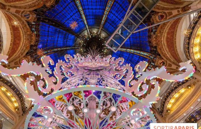 The windows and Christmas tree of Galeries Lafayette 2024