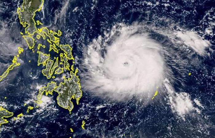 Philippines | More than 250,000 evacuated as “super typhoon” Man-yi approaches