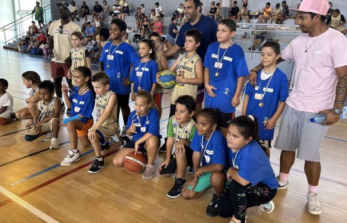 Northern basketball championship in Voh, between 170 to 180 children competing