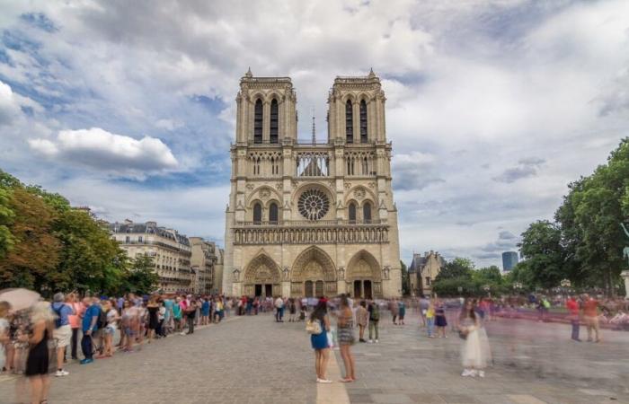 Paul McCartney and Bono at the Notre-Dame opening ceremony?