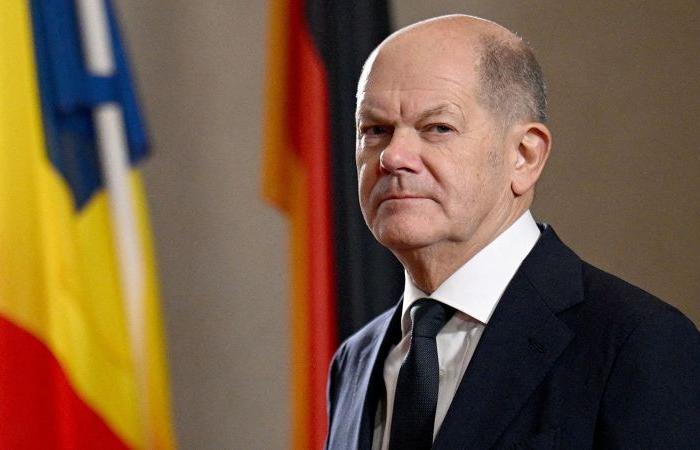 Germany’s Scholz calls Putin, ending Western isolation over Ukraine