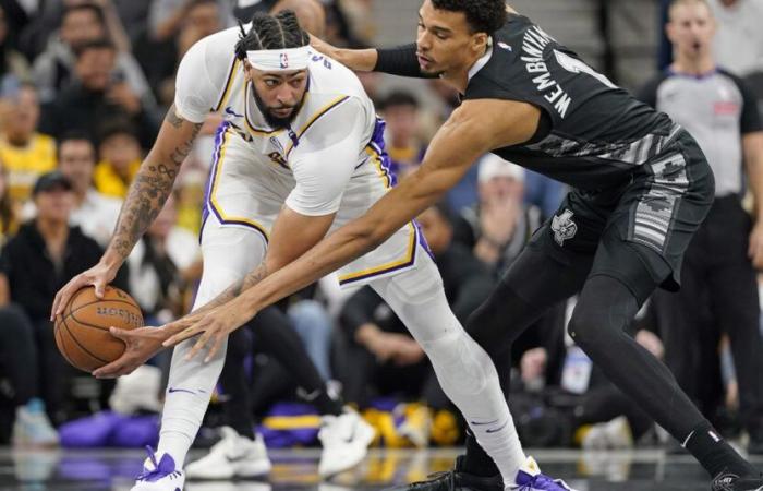 Victor Wembanyama and the Spurs lose duel to Anthony Davis led Lakers