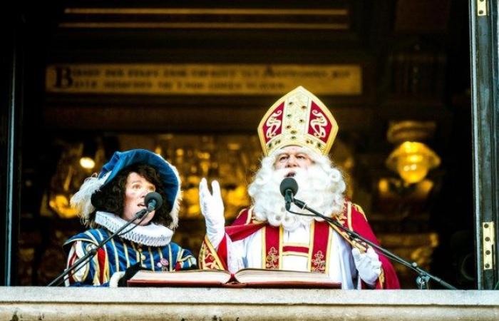 Sinterklaas will soon arrive in Antwerp and will make Het Steen his castle for the first time for three weeks (Antwerp)