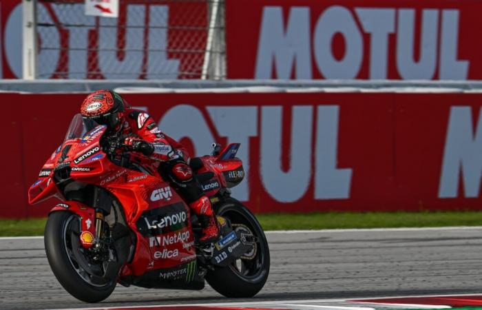 Francesco Bagnaia signs the last of the season