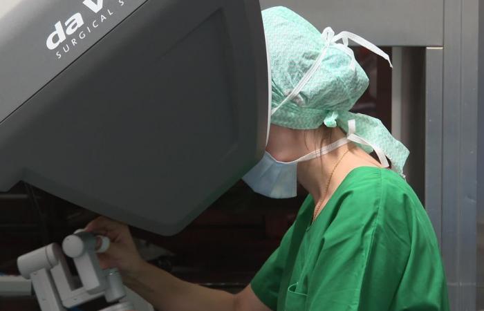 when a robot helps the surgeon at Clermont-Ferrand University Hospital