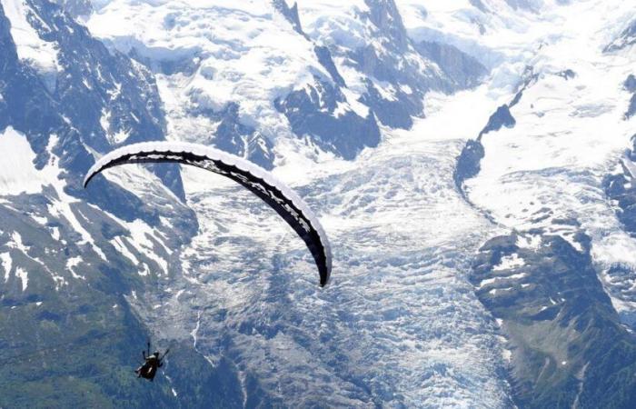 a paraglider dies after taking off from the Aiguille Verte