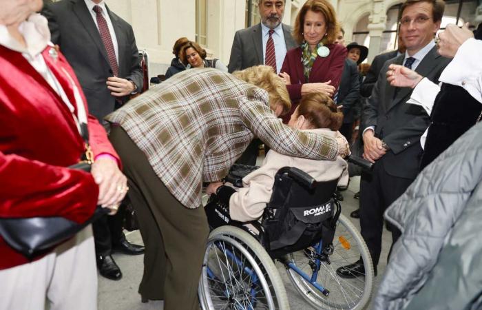 Queen Sofia and Infanta Margarita pay visit in memory of Infanta Pilar