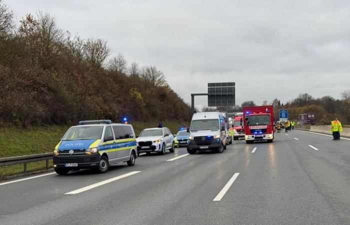 A fully occupied rental car rushes into a traffic jam – with fatal consequences