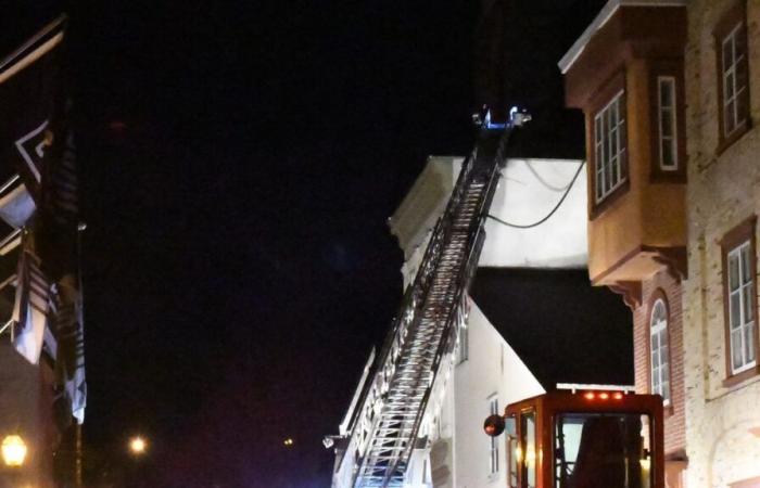 Fire in Old Quebec building causes evacuation of 11 residents