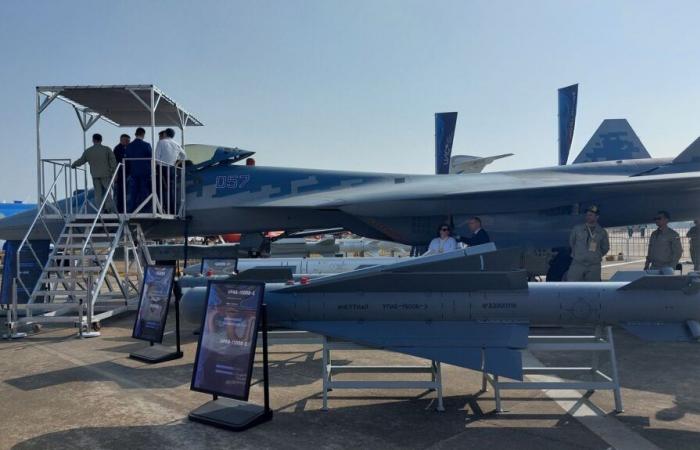 Russia presents its new stealth plane at the Zhuhai Airshow, China