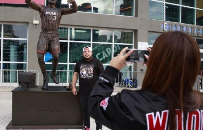 Why does the Dwyane Wade statue look so little like him? • USA Basketball