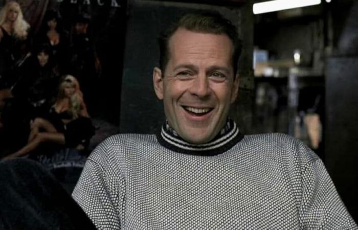 “Don’t worry about the money” To play with this Hollywood legend, Bruce Willis gave up 99% of his salary