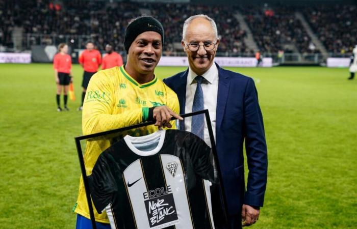 Ronaldinho, the Duke of Anjou – Brazil